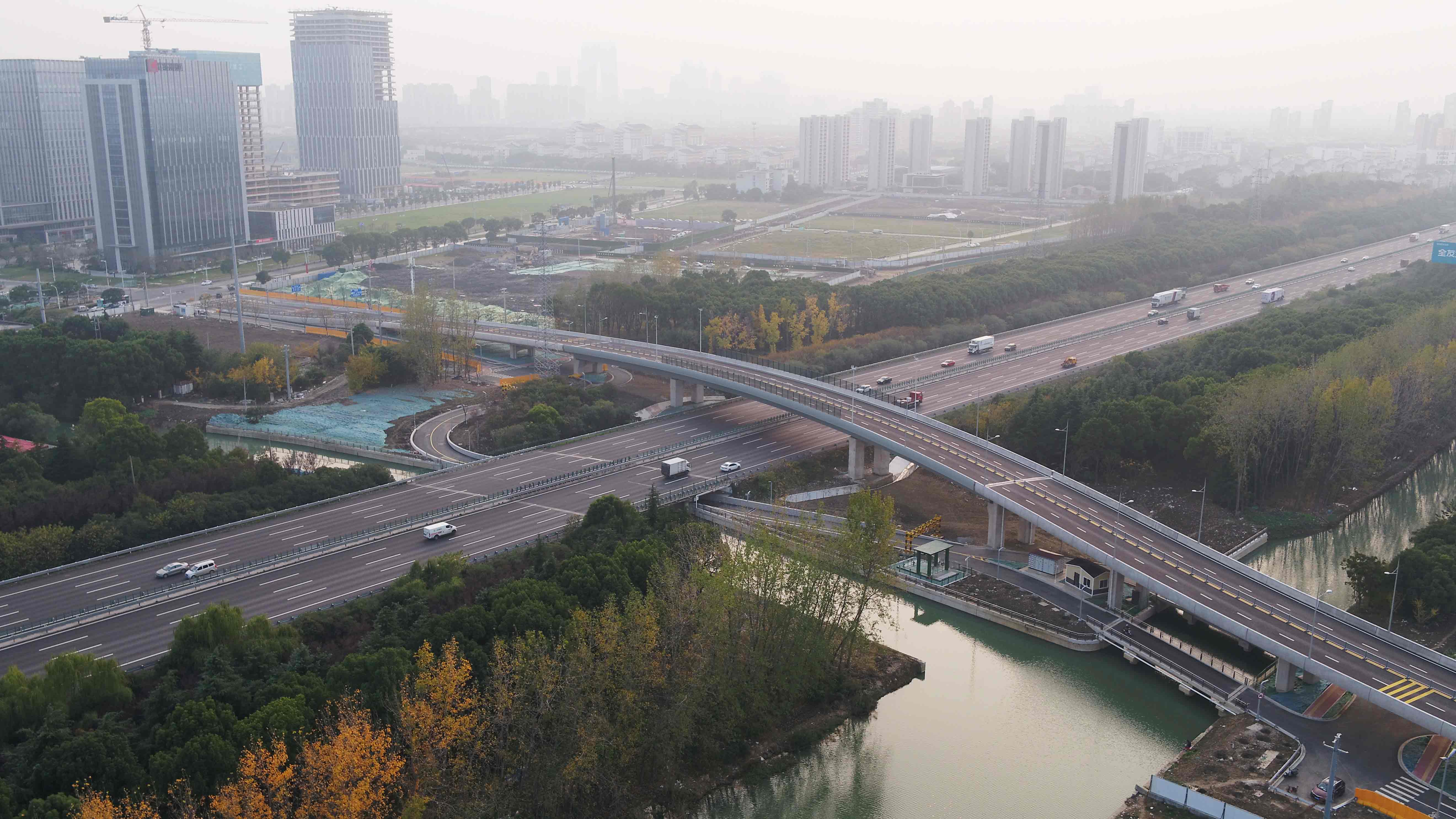 十八岁以下禁止观看app在线观看