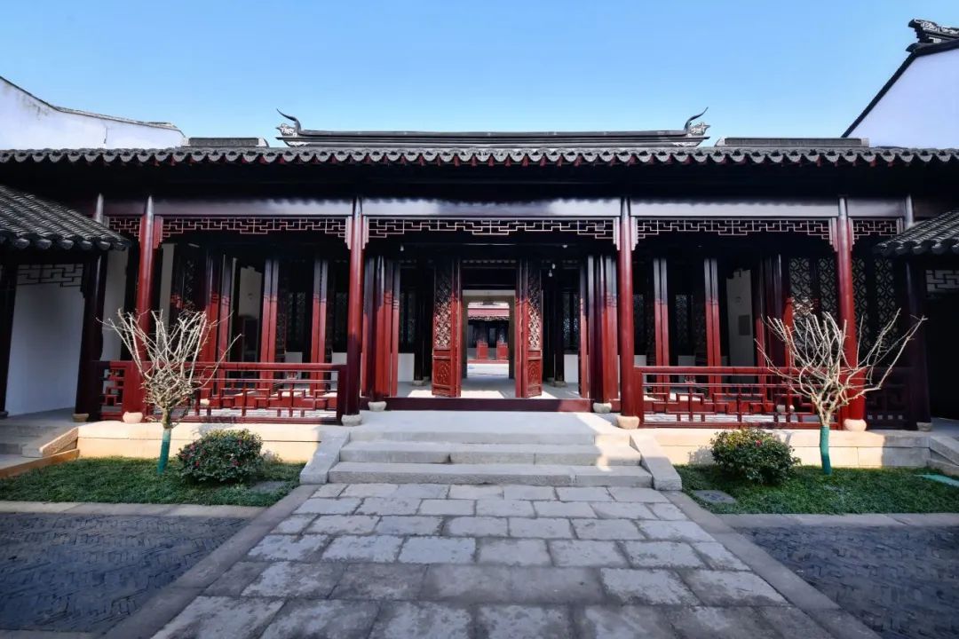 捅女朋友的阴部舒服到尿床
